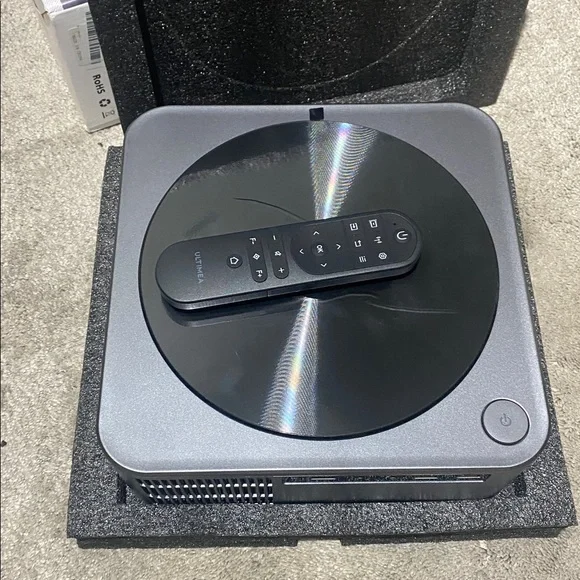 Ultimea Apollo P40 Projector - Picture 6 of 7